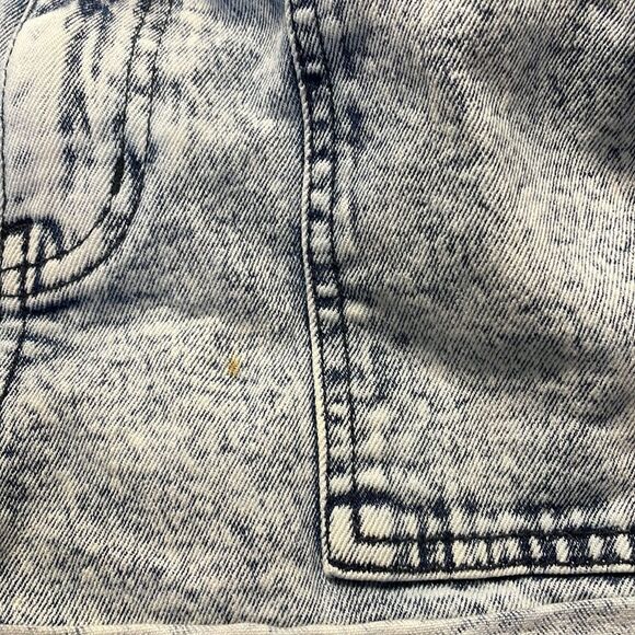 𝅺wild Fable woman’s acid wash jean shorts - Picture 5 of 12